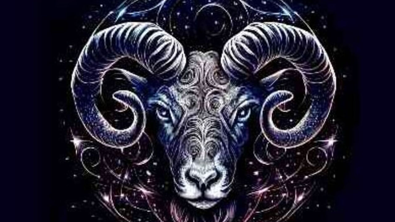  మేష రాశి : మేష రాశి వారికి చాలా అద్భుతంగా ఉంటుంది. విద్యార్థులు మంచి ర్యాంకులు సంపాదిస్తారు. ఈ రాశి వారు తీర్థయాత్రలు చేసి చాలా ఆనందంగా గడుపుతారు. ఇంటా బయట సానుకూల వాతావరణం ఏర్పడుతుంది. అనుకోని విధంగా డబ్బు చేతికందుతుంది. వీరు చాలా ఆనందంగా గడుపుతారు.