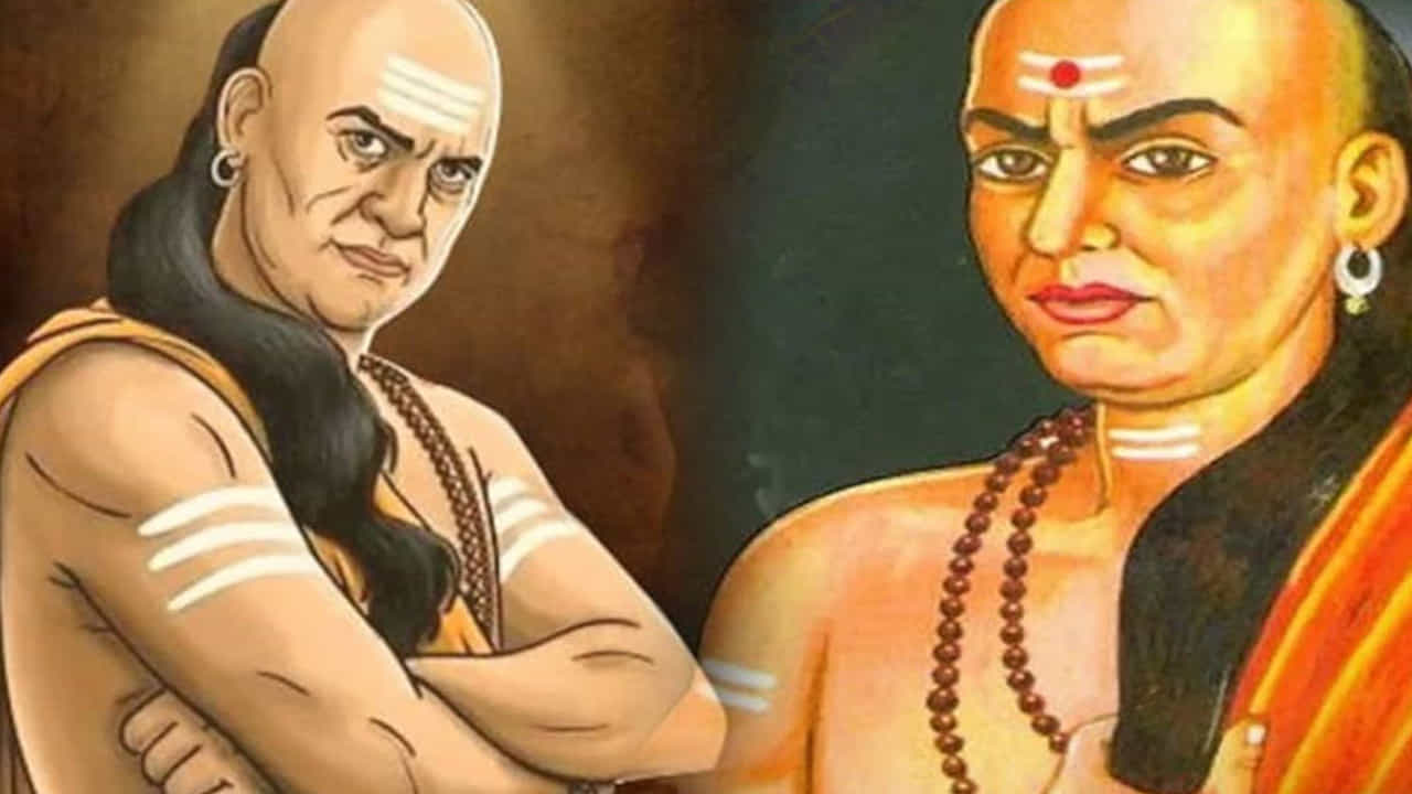 భాగస్వామి స్వభావం : చాణక్యనీతి ప్రకారం వివాహం చేసుకోవడానికి ముందు తప్పకుండా భాగస్వామి స్వభావం తెలుసుకోవాలి అంట. కోపిష్టి, అర్థం చేసుకునే మనసు ఉందా లేదా? ఇలా ప్రతీది తెలుసుకోవాలంట. ప్రతి మాటకు వాదిచే అలవాటు ఉండటం, ప్రతి చిన్నదానికి కోపం తెచ్చుకోవడం లాంటిది చేసే అలవాటు ఉంటే, అలాంటి సంబంధం వదిలేసినా తప్పులేదు అని చెబుతున్నాడు చాణక్యుడు.