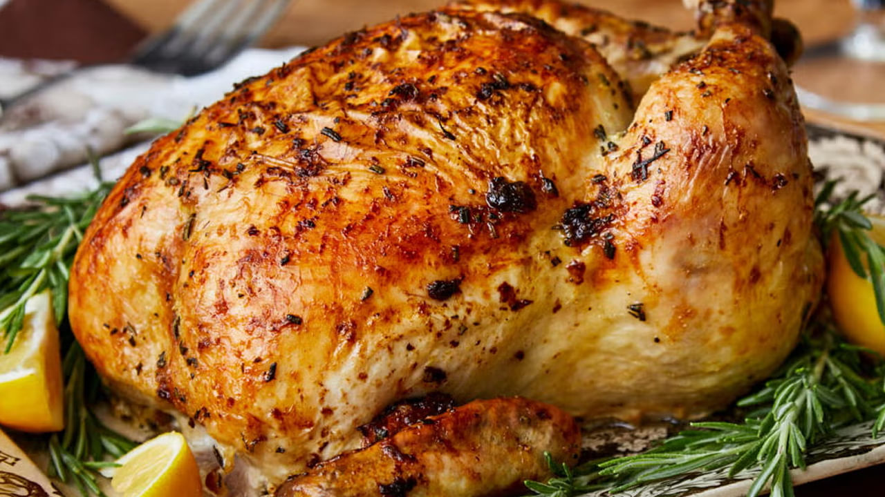 మాంసాహారం: అమావాస్య రోజున మాంసాహారానికి దూరంగా ఉండాలని కూడా పండితులు చెబుతుంటారు. శాస్త్రంలోనూ ఈ విషయాన్ని స్పష్టంగా తెలిపారు. వీలైనంత వరకు ఆకు కూరలను తినాలని అంటారు.