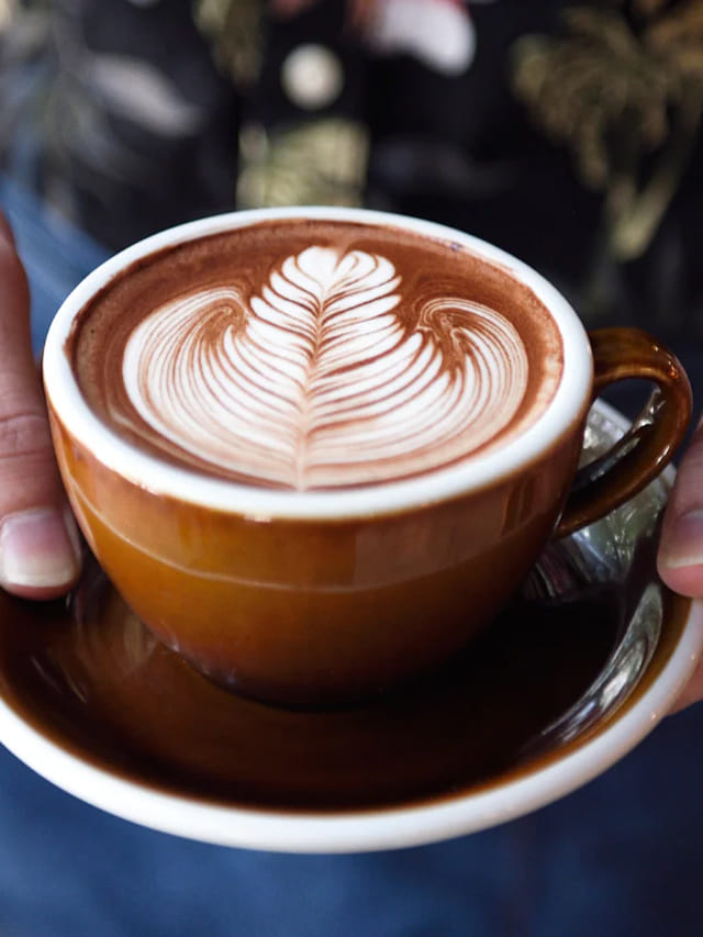 కాఫీ.. తాగిన 10 నిమిషాల తర్వాత నీళ్లు తాగితే ఏం జరుగుతుందో తెలుసా?