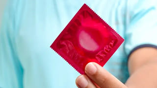 Viral: రోడ్డు ఊడుస్తుండగా కనిపించిన నల్లటి బ్యాగ్.. ఓపెన్ చేయగా కళ్లు తేలేసిన మహిళ