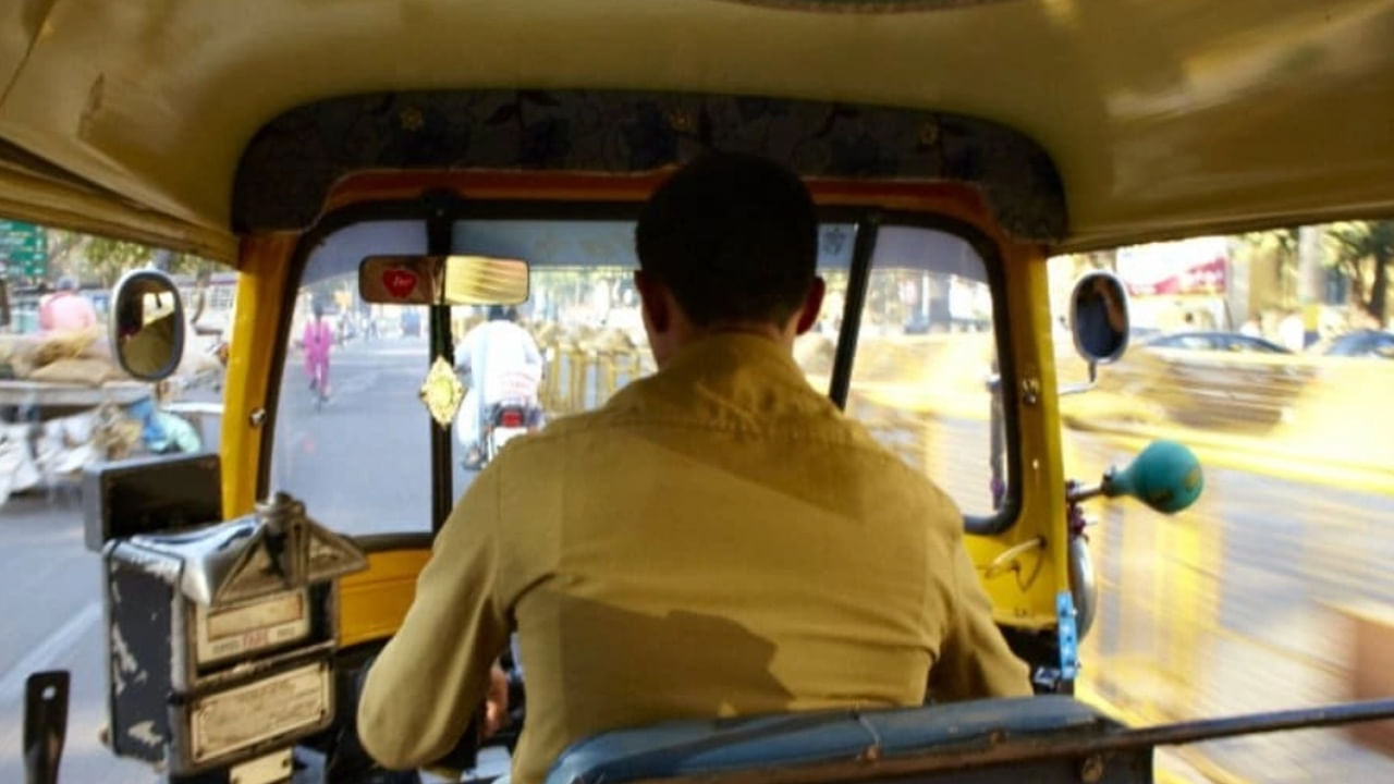 Hyderabad: డ్రంక్‌ అండ్‌ డ్రైవ్‌లో చిక్కిన ఆటో డ్రైవర్.. చివరికి, పోలీస్ స్టేషన్ ఎదుట పెట్రోల్‌ పోసుకుని..