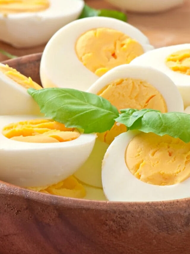 కోడి గుడ్డుతో ఇవి అస్సలే తినకూడదు!