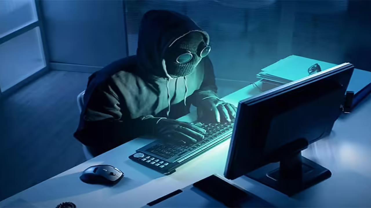 Cyber Frauds: బ్యాంక్‌లకు పోలీసుల అల్టిమేటం.. అదేంటంటే..
