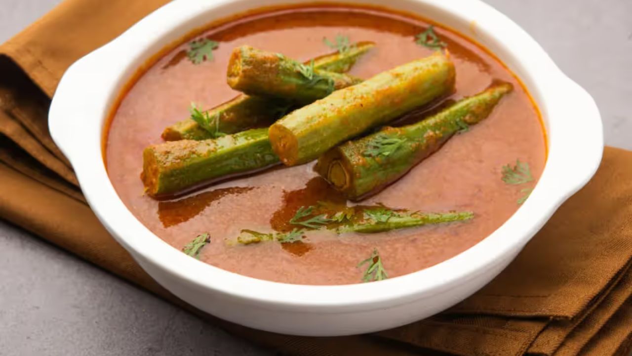 థైరాయిడ్ తో బాధపడే వారికి కూడా మునగకాయ వరం. మునగకాయలో యాంటీ ఇన్ఫ్లమేషన్ గుణాలు ఉంటాయి. ఇది ఎముకలు ఆరోగ్యంగా ఉంచేలా ప్రేరేపిస్తుంది. రక్తంలో చెడు కొలెస్ట్రాల్ స్థాయిలను తగ్గిస్తుంది. డయాబెటిస్ రోగులకు వరం.