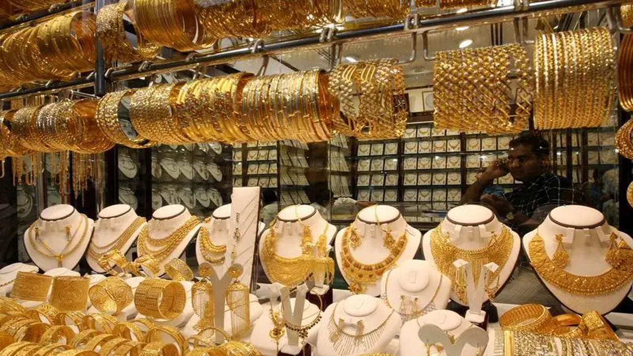 Dubai Gold: దుబాయ్ నుంచి పన్ను లేకుండా ఎంత బంగారం తీసుకురావచ్చు? పరిమితికి మించితే జరిమానా ఎంత?