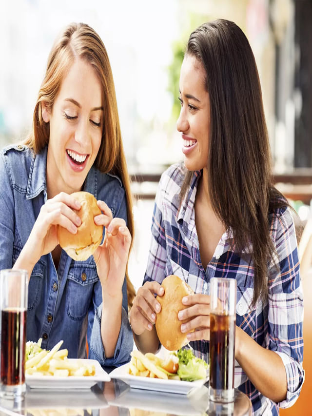 లంచ్ టైంలో ఇవి తింటే.. సమస్యలను కొని తెచ్చుకున్నట్టే..