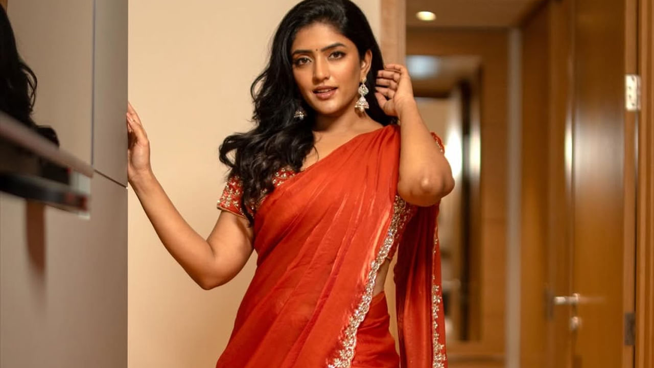 చాలా వరకు చిన్న చిన్న సినిమాల్లోనే ఛాన్స్‌లు అందుకుంది. స్టార్ హీరోల సినిమాల్లో అవకాశాలు అందుకోలేకపోయింది. ఇక తెలుగులో ఈ ముద్దుగుమ్మకు అవకాశాలు తగ్గడంతో, తమిళ్, మళయాలంలో నటించి మంచి గుర్తింపు తెచ్చుకుంది. ఓటీటీ ప్లాట్ ఫామ్స్ పై కూడా ఈ అమ్మడు సందడి చేసింది.