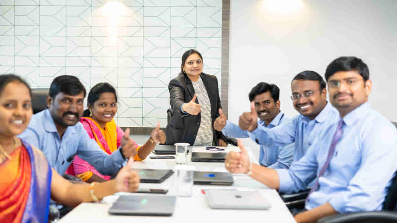 ఉద్యోగులకు భారీ శుభవార్త..  కేంద్రం నుంచి సర్‌ప్రైజ్ న్యూ ఇయర్ గిఫ్ట్..