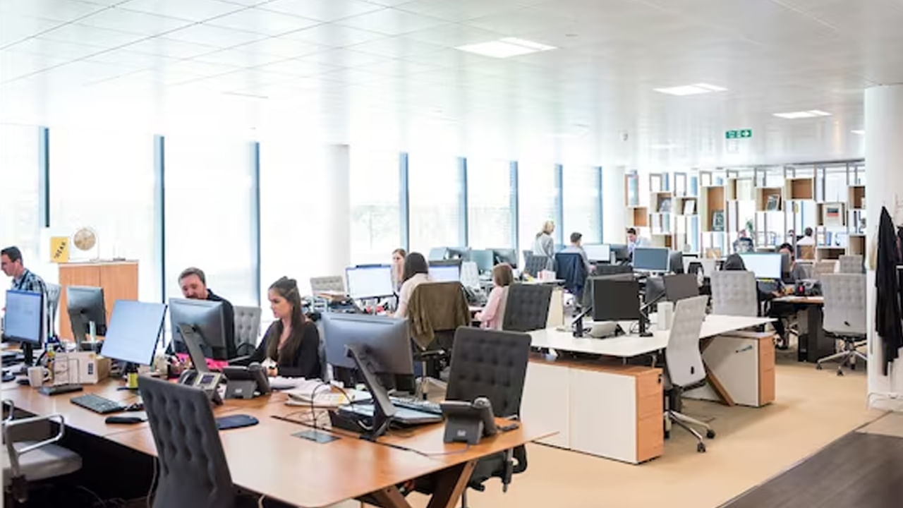 బెస్ట్ వర్క్ ప్లేస్ జాబితా 2025 విడుదల చేసిన ఫార్చ్యూన్ మీడియా! టాప్ 25లో 16 మన దగ్గరే..