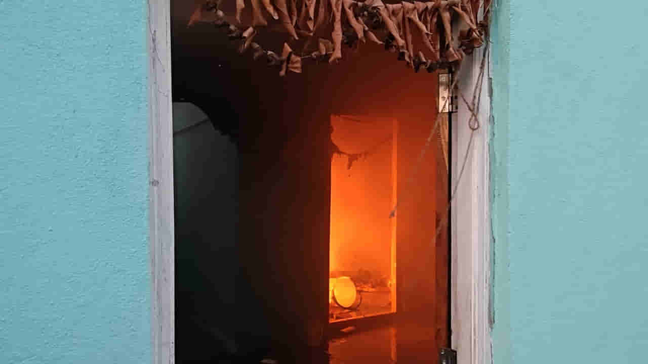 Siddipet: పొద్దుపొడవకముందే నిద్ర లేచాడు.. టీ పెడదామని గ్యాస్ స్టౌ వెలిగించగానే..