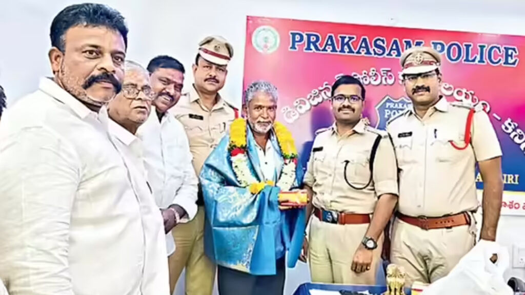 Gaus Basha With Police