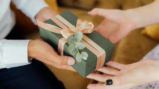 గ్యాస్ డీలర్ల ప్రవర్తనతో ఇబ్బంది పడుతున్నారా? ఎలా ఫిర్యాదు చేయాలో తెలుసుకోండి..!