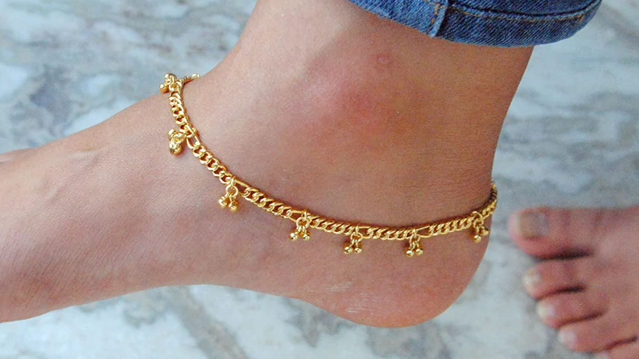 Gold Anklet On Leg