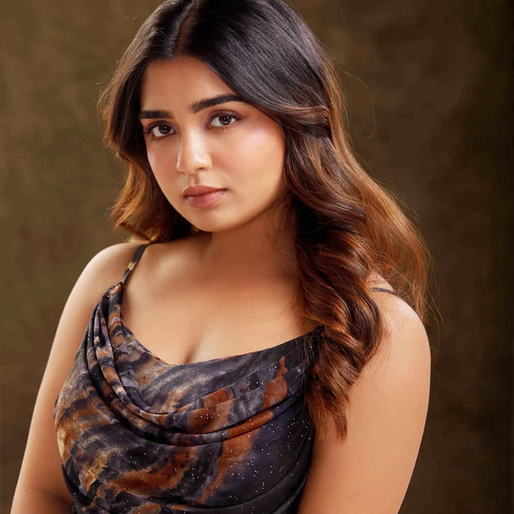 దీంతో ఇప్పుడు గౌరీ కిషన్ పేరు నెట్టింట మారుమోగింది. ఇప్పుడు ఈ అమ్మడు గురించి తెగ సెర్చ్ చేస్తున్నారు. 96 సినిమాలో చిన్నప్పటి త్రిష పాత్రలో కనిపించింది. కేరళలో జన్మించిన గౌరీ.. చెన్నైలోనే ఎక్కువగా గడిపింది. '96' తర్వాత గౌరీ కిషన్ చాలా సినిమాల్లో నటించింది.