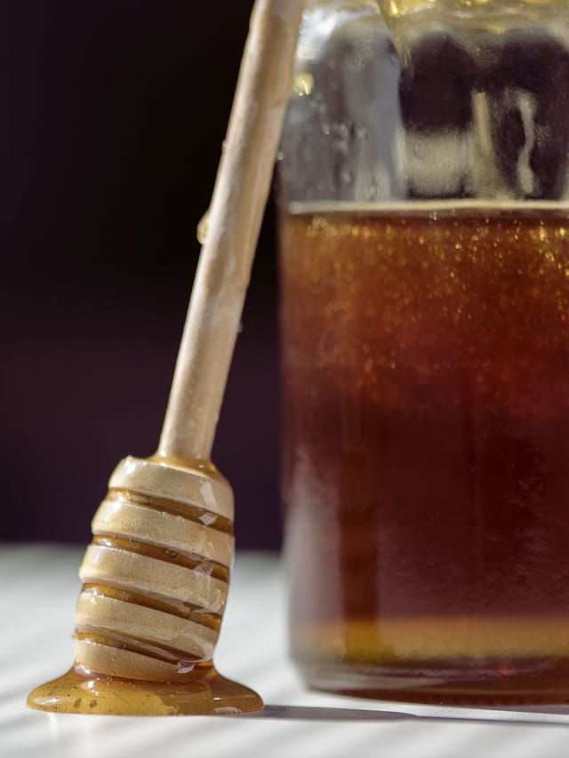 రోజూ ఖాళీ కడుపుతో తేనె తింటే ఏమవుతుందో తెలుసా?