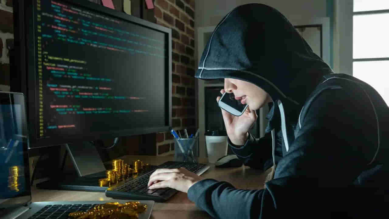 హైదరాబాద్ IT కమిషనర్కే టోకరా.. రెప్పపాటులో బ్యాంక్ బ్యాలెన్స్ మాయం!