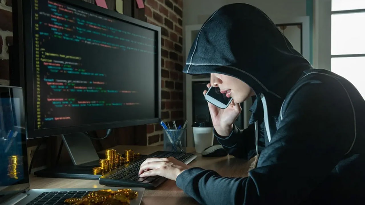 హైదరాబాద్ IT కమిషనర్కే టోకరా.. రెప్పపాటులో బ్యాంక్ బ్యాలెన్స్ మాయం!