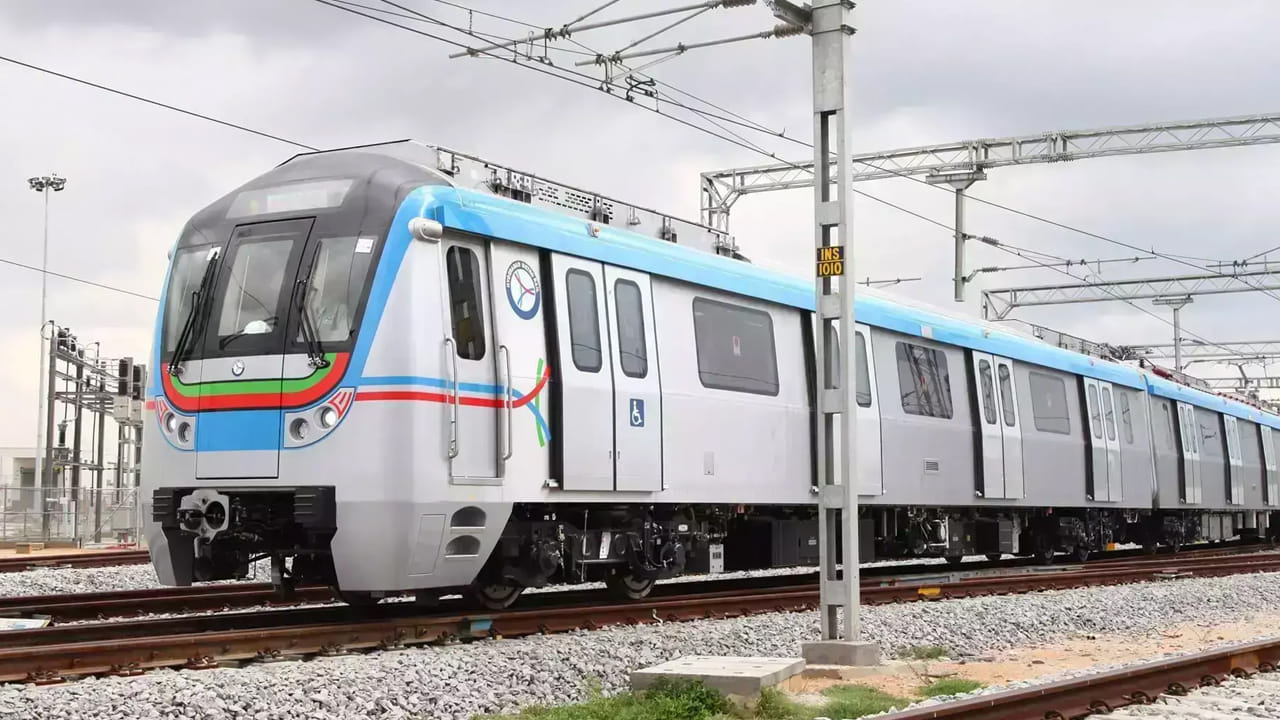 Hyderabad Metro: న్యూ ఇయర్ వేళ హైదరాబాద్ ప్రజలకు గుడ్‌న్యూస్.. మెట్రో టైమింగ్స్‌లో కీలక మార్పులు..