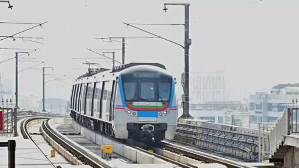 Hyderabad: తరచూ మెట్రోలో ప్రయాణిస్తున్నారా.? ఇకపై ప్రతీ రోజూ చివరి ట్రైన్ అప్పుడే.. తాజా షెడ్యూల్ ఇదే