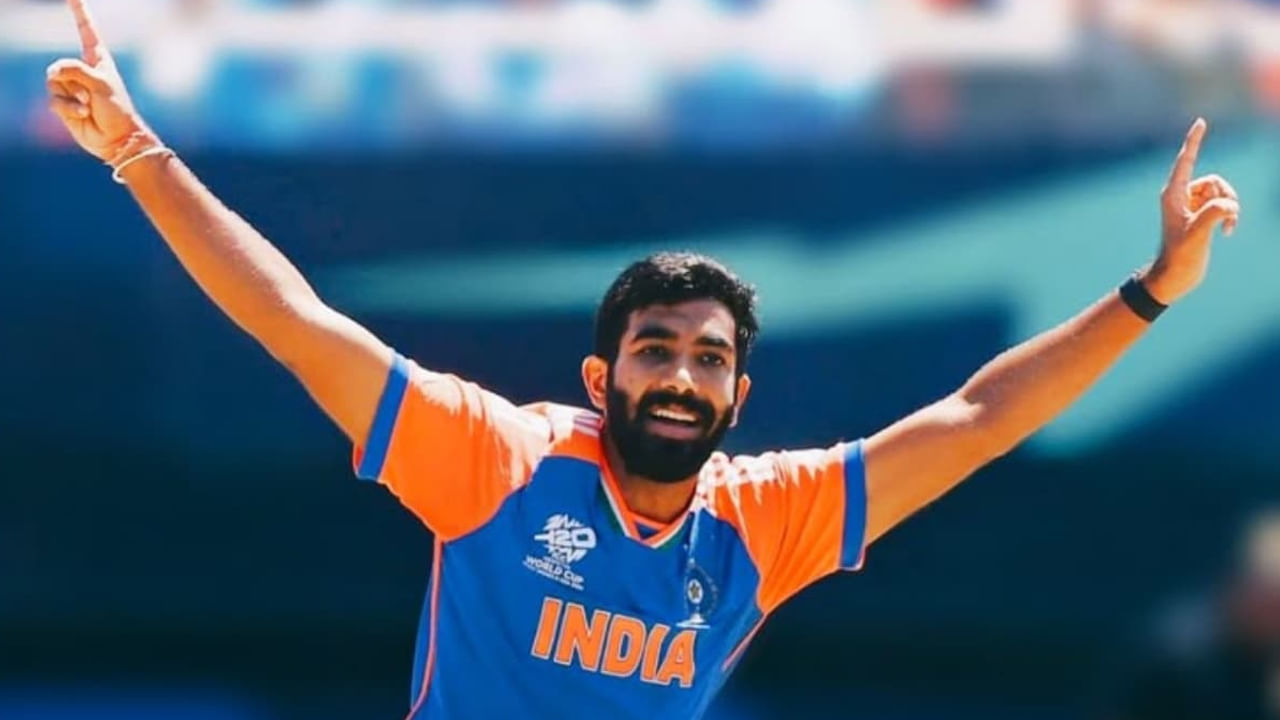 ఆస్ట్రేలియాతో జరిగే ఈ మ్యాచ్‌లో జస్‌ప్రీత్ బుమ్రా రెండు వికెట్లు తీస్తే, అతను టీ20 అంతర్జాతీయ క్రికెట్‌లో 100 వికెట్లు సాధిస్తాడు. ఈ ఘనత సాధించిన రెండవ భారతీయ బౌలర్‌గా అతను నిలిచాడు. ఇప్పటివరకు, అర్ష్‌దీప్ సింగ్ మాత్రమే ఈ ఘనత సాధించాడు.