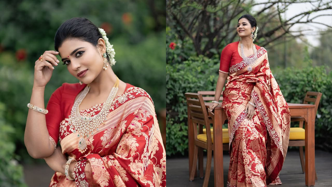 ఈ మూవీ తర్వాత ఈ అమ్మడు క్రేజ్ విపరీతంగా పెరిగిపోయింది. దీంతో ఈ చిన్నది ప్రస్తుతం వరసగా సినిమాలు చేస్తున్నట్లు టాక్, ఇక ఎప్పుడూ సోషల్ మీడియాలో చాలా యాక్టివ్‌గా ఉండే ఈ అందాల తారా, తన అందంతో ప్రతి ఒక్కరినీ ఆకట్టుకుంటుంది.