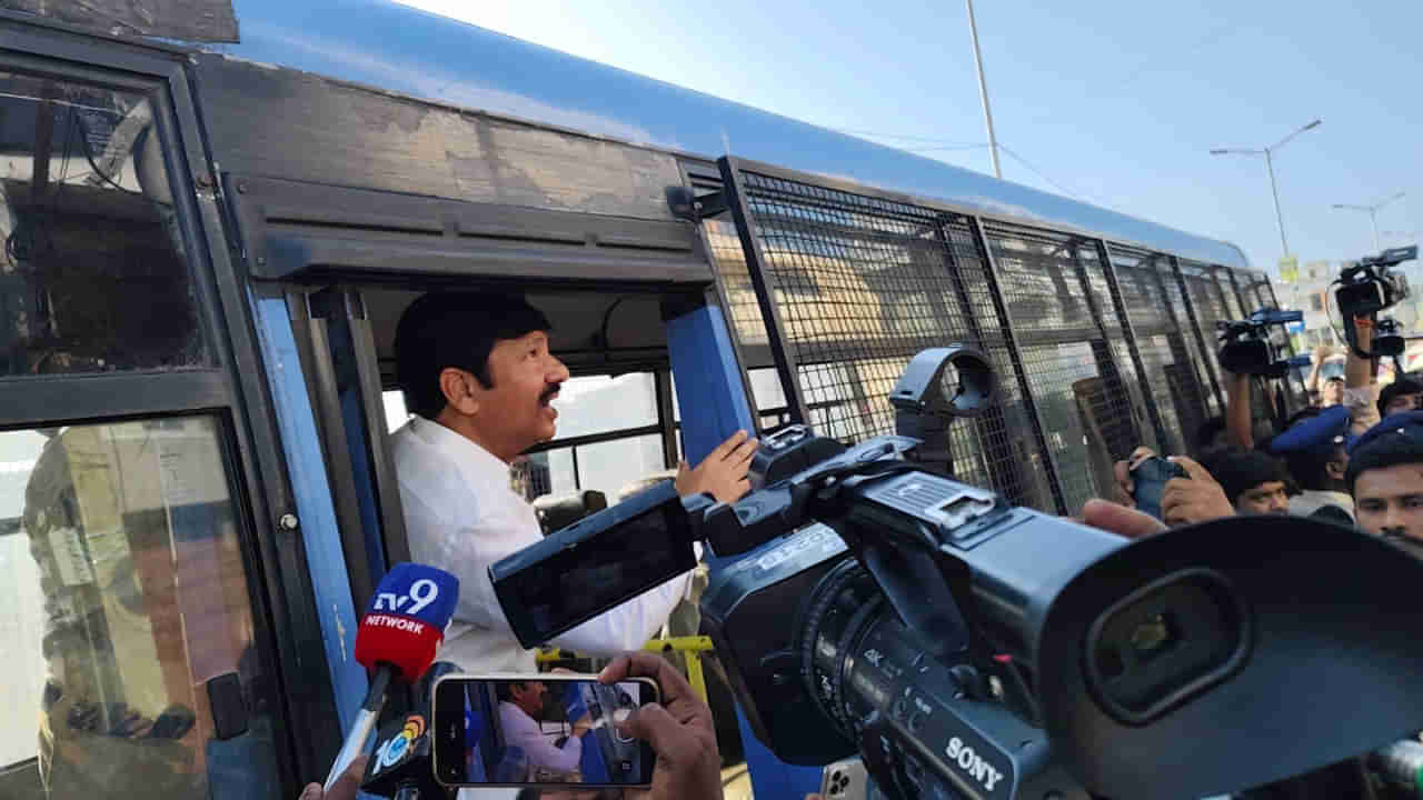 మాజీ మంత్రి జోగి రమేష్ అరెస్ట్..