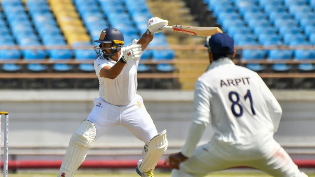 పనికిరాడని టీమిండియా పక్కనపెట్టేసింది.. కట్ చేస్తే.. రెండు సెంచరీలతో అగార్కర్‌కే ఇచ్చిపడేశాడుగా