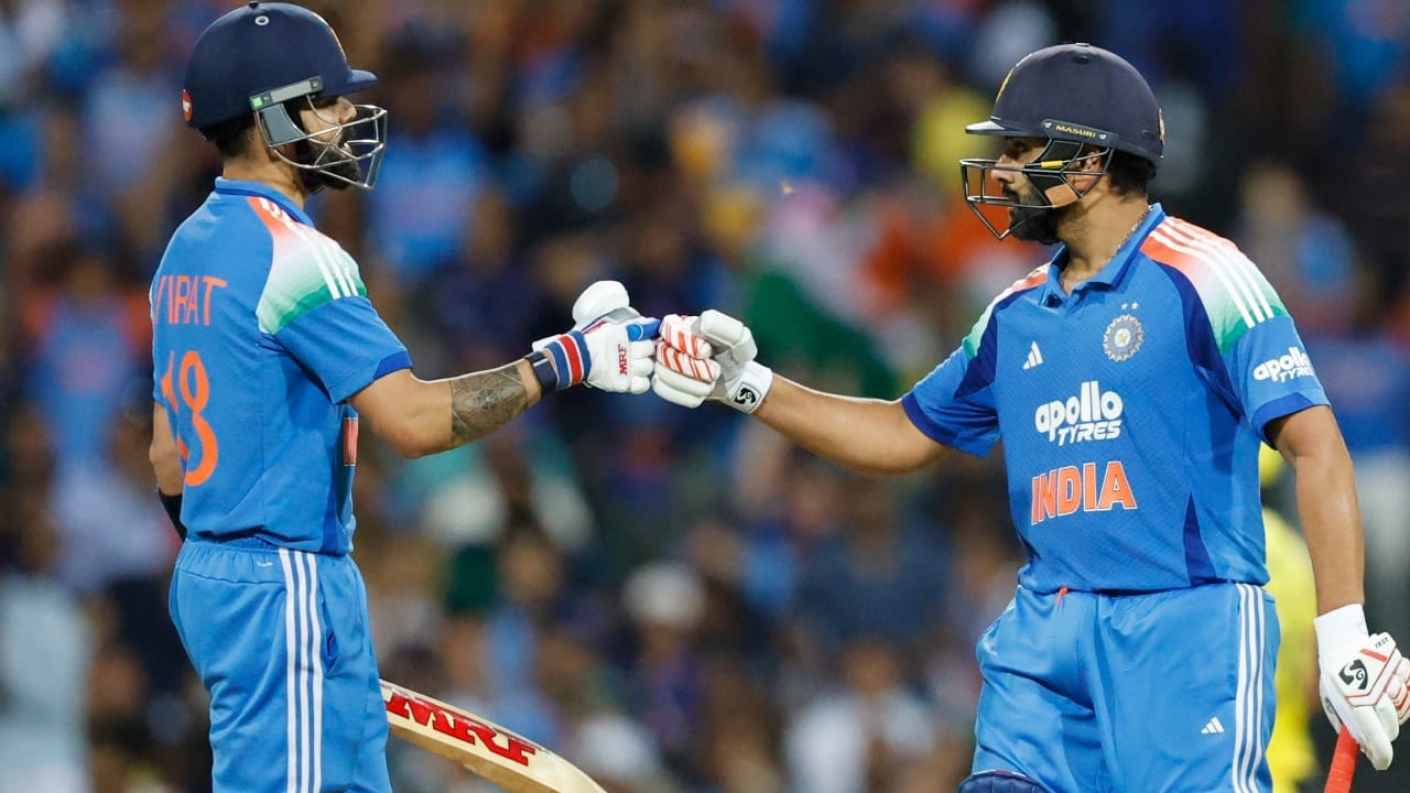 IND vs SA : హాఫ్ సెంచరీలతో వీర విహారం చేసిన రో - కో జోడి..రికార్డులన్నీ బ్రేక్ చేస్తున్న  దిగ్గజాలు