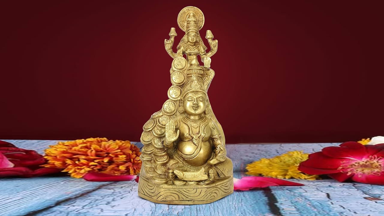 Kubera Lakshmi Statue