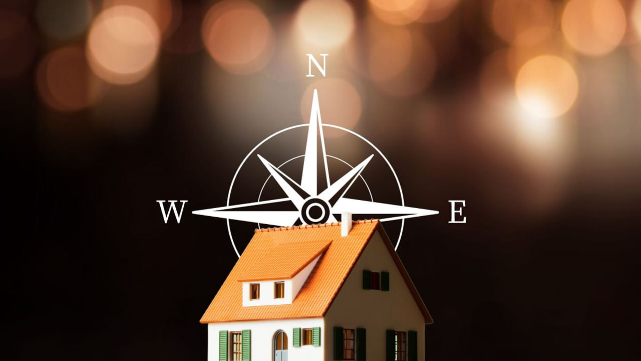 ఇక ఇంటి సంపదపై వాస్తు శాస్త్రం ఎఫెక్ట్  కూడా ఉంటుంది.  ఇంట్లో సంపద పెరగాలి అంటే, ఇంట్లోకి లక్ష్మీ దేవి ఎప్పుడు వస్తుంది. దాని కోసం ఎలాంటి వాస్తు నియమాలు పాటించాలి అనే విషయాలను తెలుసుకోవాలి. అయితే ఆర్థిక సమస్యల నుంచి బయటపడి, ఎప్పుడూ ఆనందంగా ఉండాలి. ఇంట్లో లక్ష్మీదేవి కొలువై ఉండాలి అంటే ఎలాంటి వాస్తు నియమాలు పాటించాలి అనేది ఇప్పుడు చూద్దాం.