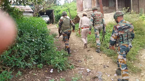 Encounter: భారీ ఎన్కౌంటర్.. నలుగురు ఉగ్రవాదులు హతం..