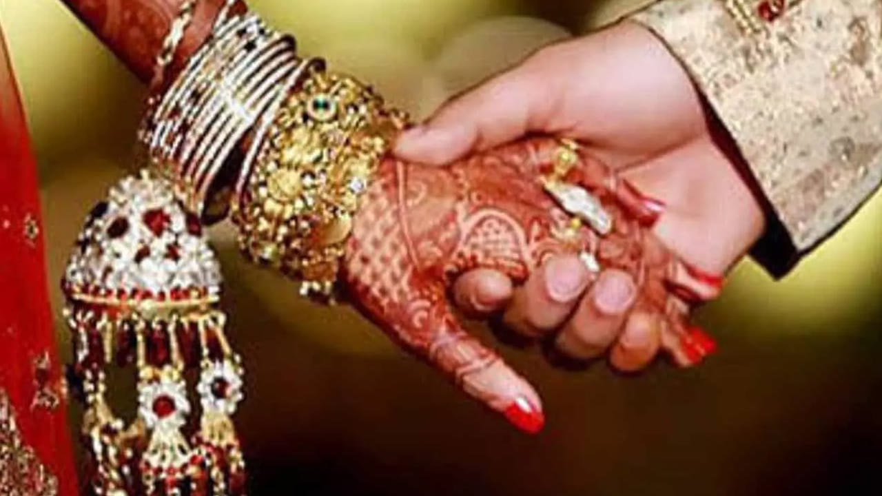 ఎప్పుడూ కూడా వివాహం సమయంలో డబ్బు, ఉద్యోగం కాకుండా, వ్యక్తి గుణ గణాలు చూడాలి అంట. అలాగే ఆపద సమయంలో ఆదుకునే గుణం ఉన్నప్పుడే ఆ వ్యక్తి మిమ్మల్ని బాగా చూసుకోగలరు అని నిపుణులు.