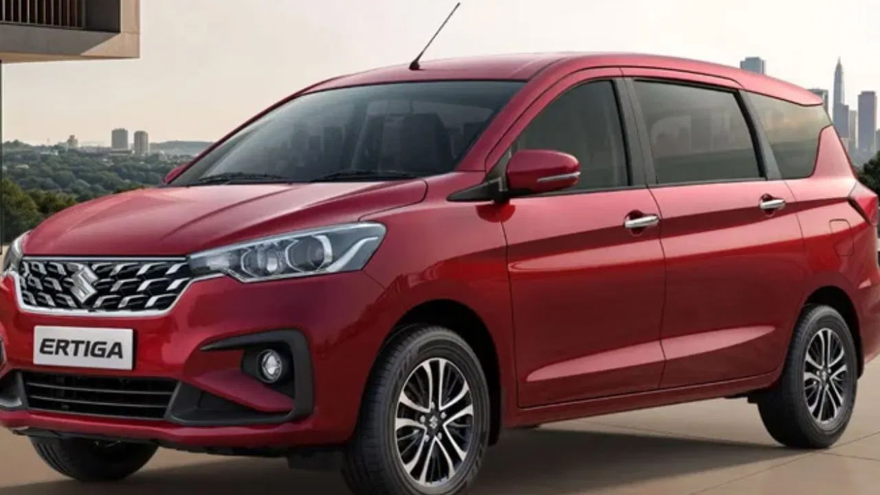  మారుతి సుజుకి ఎర్టిగా రూ.8.80 లక్షల (ఎక్స్-షోరూమ్) నుండి ప్రారంభమవుతుంది. ఇది 7-సీట్ల MPV, పుష్కలంగా స్థలాన్ని అందిస్తుంది. అలాగే పెద్ద కుటుంబాలకు లేదా బహుళ ప్రయాణీకులు ఉన్నవారికి ఇది అద్భుతమైన ఎంపికగా చేస్తుంది. దీని విశాలమైన క్యాబిన్, సౌకర్యవంతమైన సీటింగ్ అమరిక కుటుంబాలలో దీనిని బాగా ప్రాచుర్యం పొందాయి.