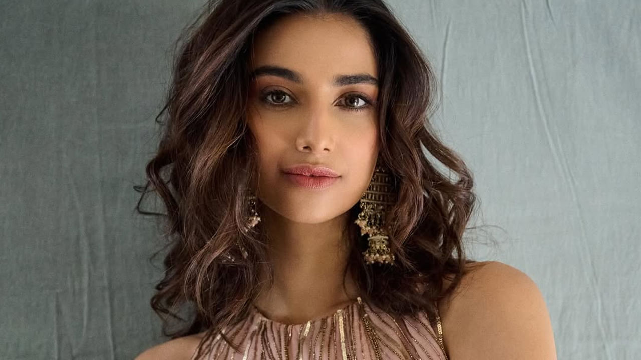 Meenakshi Chowdary 5