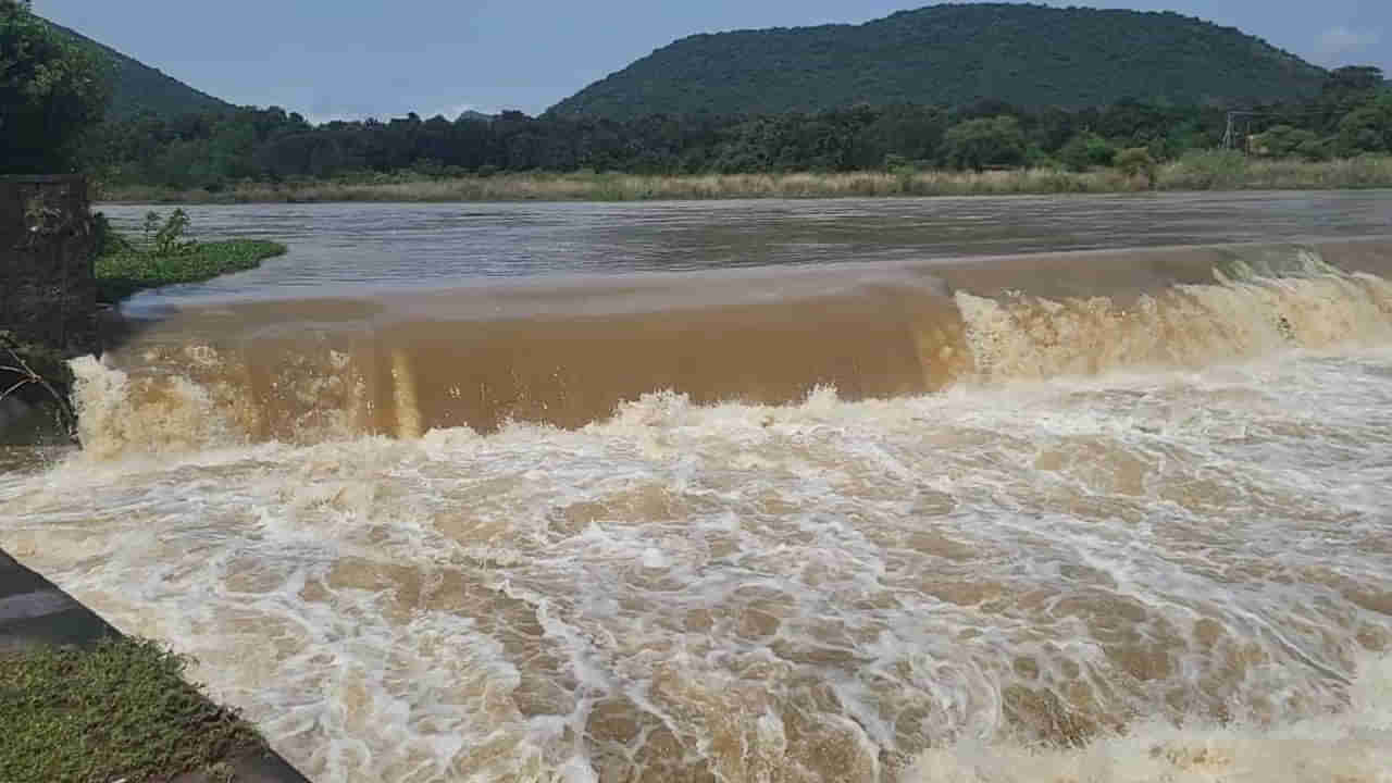 Andhra: ఎంత దారుణం.. తుఫాన్ బీభత్సంతో పొరుగూరులోనే చిన్నారి అంత్యక్రియలు.. ఈ స్టోరీ చదివితే కన్నీళ్లే..