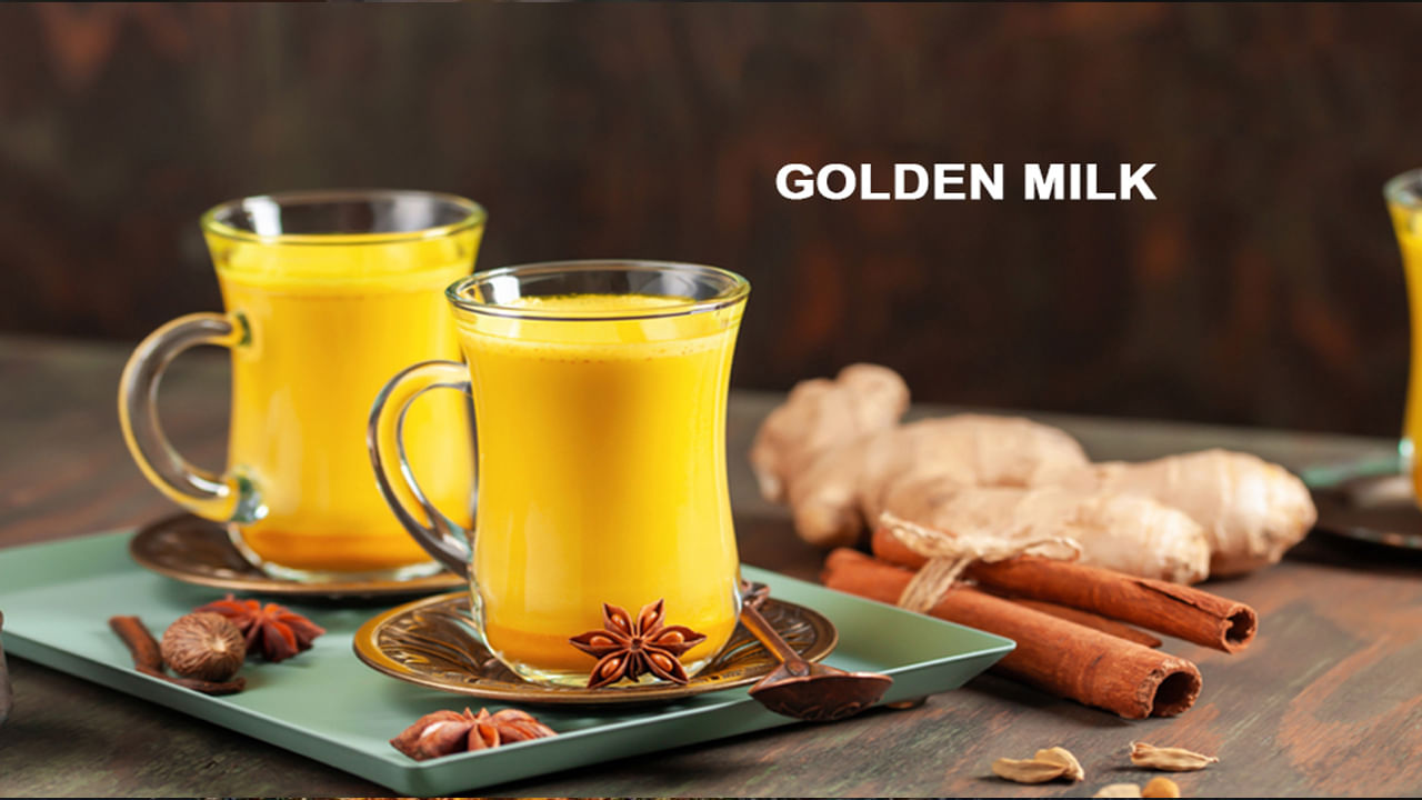 పాలల్లో చిటికెడు పసుపు కలిపి తాగితే ఆరోగ్యానికి ఎంతో మేలు చేస్తుంది. అయితే కొంతమంది ఈ పాలు తాగడం వల్ల బరువు పెరుగుతారనే భయంతో పసుపు పాలు తాగడం మానేస్తుంటారు. ఇందులో నిజమెంతో ఇక్కడ తెలుసుకుందాం..