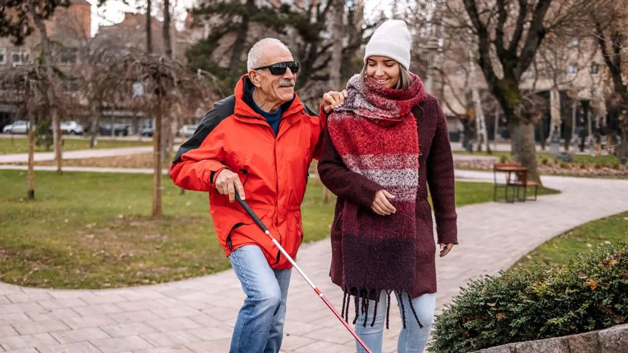 ఏం ట్యాలెంట్‌రా సామీ.. గుడ్డివాడినంటూ  55ఏళ్లు సర్కార్‌ పెన్షన్‌ కాజేసిన ఘనుడు..