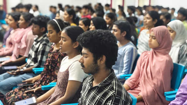 మిరాకిల్ ఆఫ్ మైండ్.. దివ్యాంగుల కోసం ఇషా ఫౌండేషన్ ప్రత్యేక యాప్.. ధ్యానం చేసేందుకు..