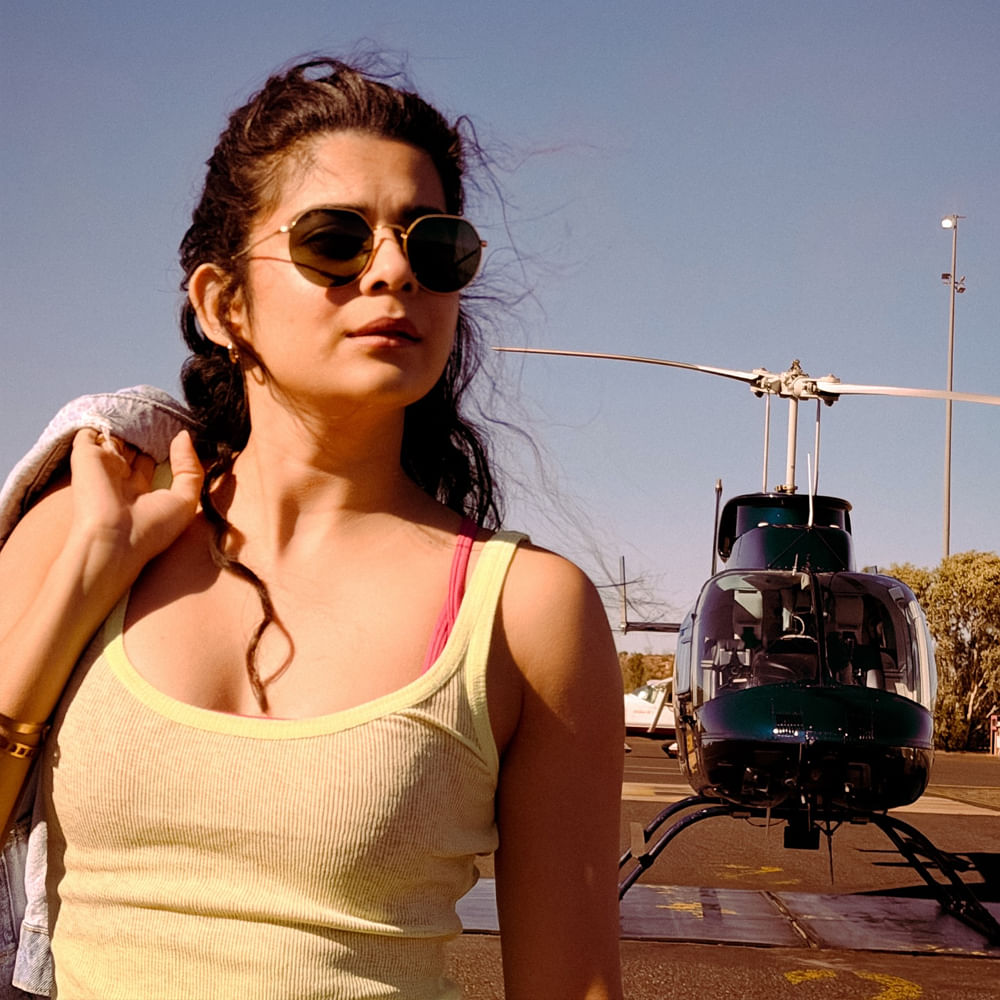 ఇక నెట్ ఫిక్స్ వెబ్ సిరీస్ 'లిటిల్ థింగ్స్' తో ఫేమస్ అయింది. ప్రస్తుతం ఆమె ఫ్యాషన్ బిజినెస్ లో బిజీగా ఉంది. అలాగే సోషల్ మీడియాలో యాక్టివ్ గా ఉండే మిథిలా ఎప్పటికప్పుడూ తన ఫోటోలను అప్ లోడ్ చేస్తూ నెట్టింట హీట్ పుట్టిస్తుంది.