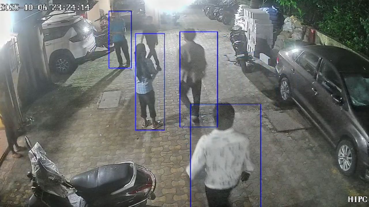 Watch Video: ఇలా తయారయ్యారేంట్రా బాబు.. లిఫ్ట్‌లో అవి తీసుకురావొద్దన్నందుకు..