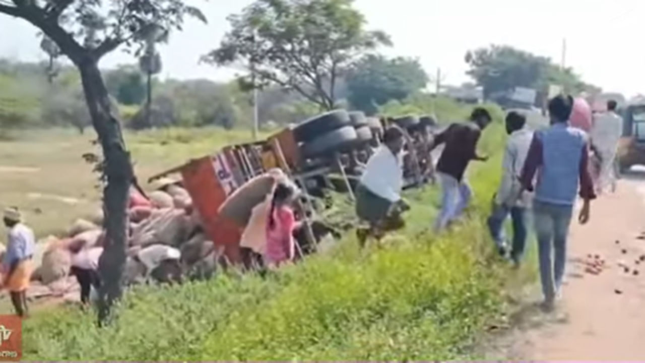 అయితే ఇలాంటి దారుణ ఘటనలు మన కళ్ల ముందు జరిగితే వెంటనే స్పందించి బాధితులకు చేతనైన సాయం చేస్తాం. లేదంటే పోలీసులకు సమాచారం అందించి మనమూ మనుషులమనే స్పృహతో చేతనైన సాయం చేసేందుకు వెనకాడం.