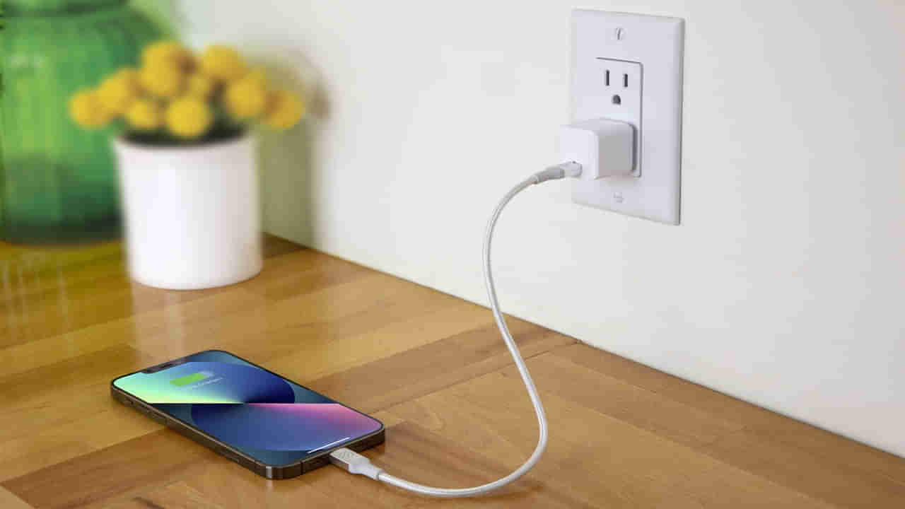 వామ్మో.. ఫోన్ ఛార్జింగ్ విషయంలో 99 శాతం మంది చేస్తున్న తప్పు ఇదే.. అలా అయితే ఫోన్ ను బొంద పెట్టడమే..