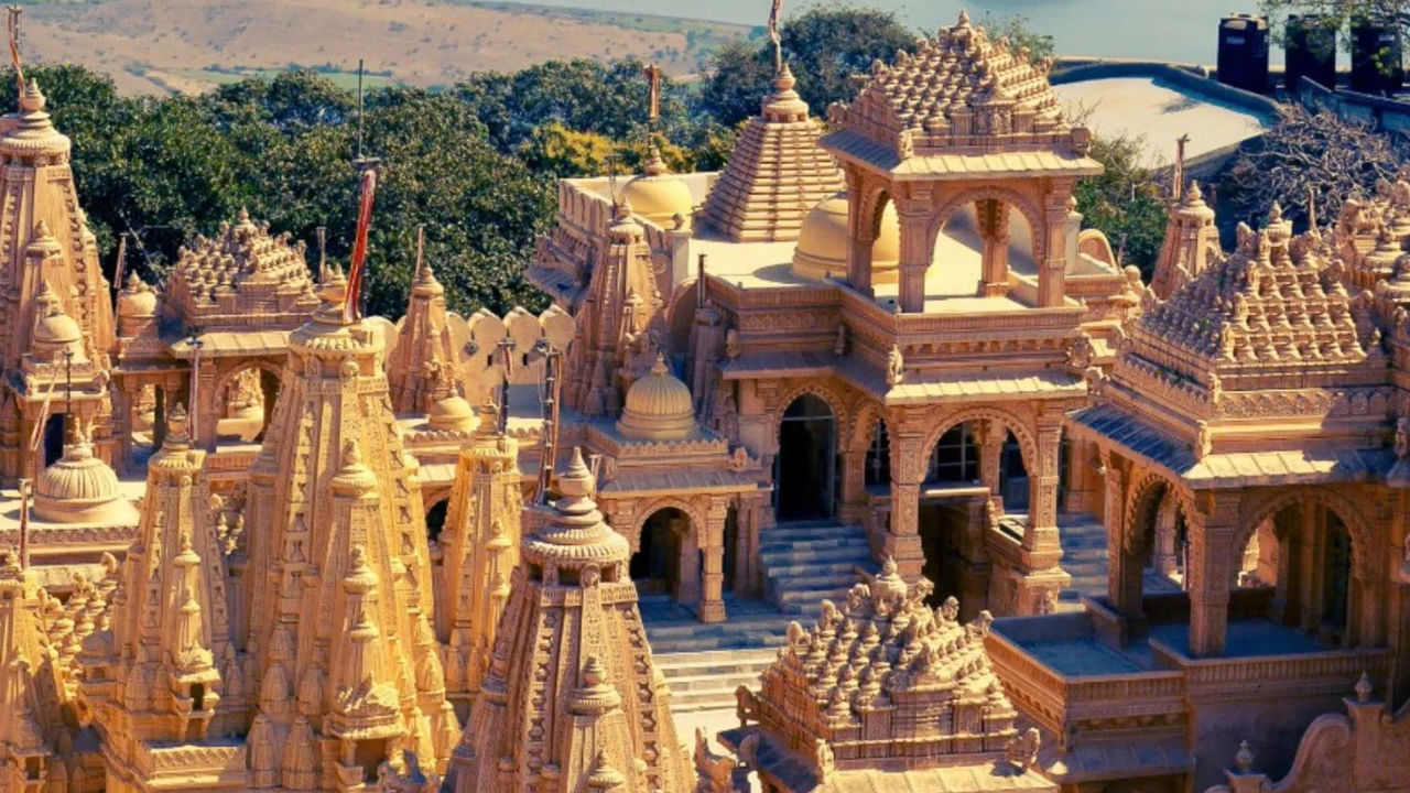 ఈ ప్రత్యేక నగరం గుజరాత్‌లోని భావ్‌నగర్ జిల్లాలో ఉంది. ఈ నగరం పేరు పాలిటానా. ఈ నగరం మాంసాహార ఆహారాన్ని అధికారికంగా నిషేధించిన ప్రపంచంలోనే మొట్టమొదటి నగరంగా ప్రసిద్ధి చెందింది. దానికి కారణం? అహింసపై లోతైన పాతుకుపోయిన నమ్మకం అని చెబుతారు.