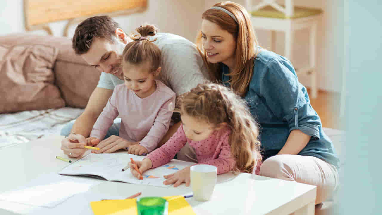 Praising Children: మీ పిల్లలను అతిగా పొగుడుతున్నారా? ప్రమాదమేనంటున్న నిపుణులు!