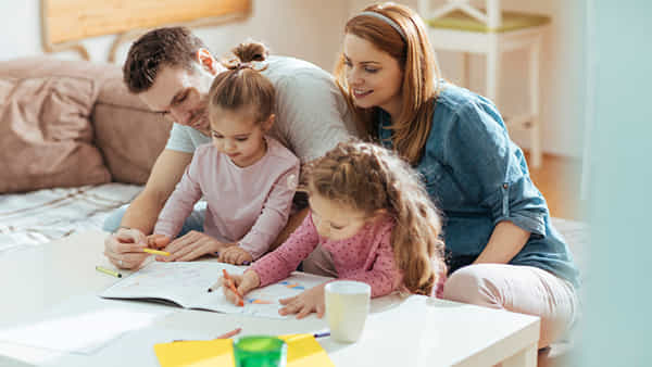 Praising Children: మీ పిల్లలను అతిగా పొగుడుతున్నారా? ప్రమాదమేనంటున్న నిపుణులు!