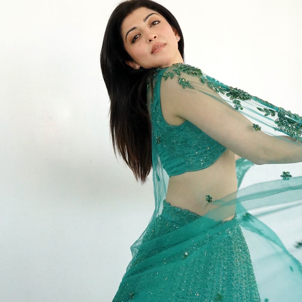 హీరోయిన్ గా అనుకున్నంత గుర్తింపు సొంతం చేసుకోలేదు. ఆతర్వాత సెకండ్ హీరోయిన్ గా సినిమాలు చేసింది. అయినా కూడా అంతగా సక్సెస్ సాధించలేదు. పవర్ స్టార్ పవన్ కళ్యాణ్ హీరోగా నటించిన అత్తారింటికి దారేది సినిమాతో భారీ హిట్ అందుకుంది. కానీ అంతగా అవకాశాలు రాలేదు. కెరీర్ పీక్ లో ఉండగానే.. పెళ్లి చేసుకొని సినిమాలకు దూరం అయ్యింది. ఇద్దరు పిల్లలు పుట్టినా కూడా అందంతో కుర్రాళ్లను కవ్విస్తుంది.