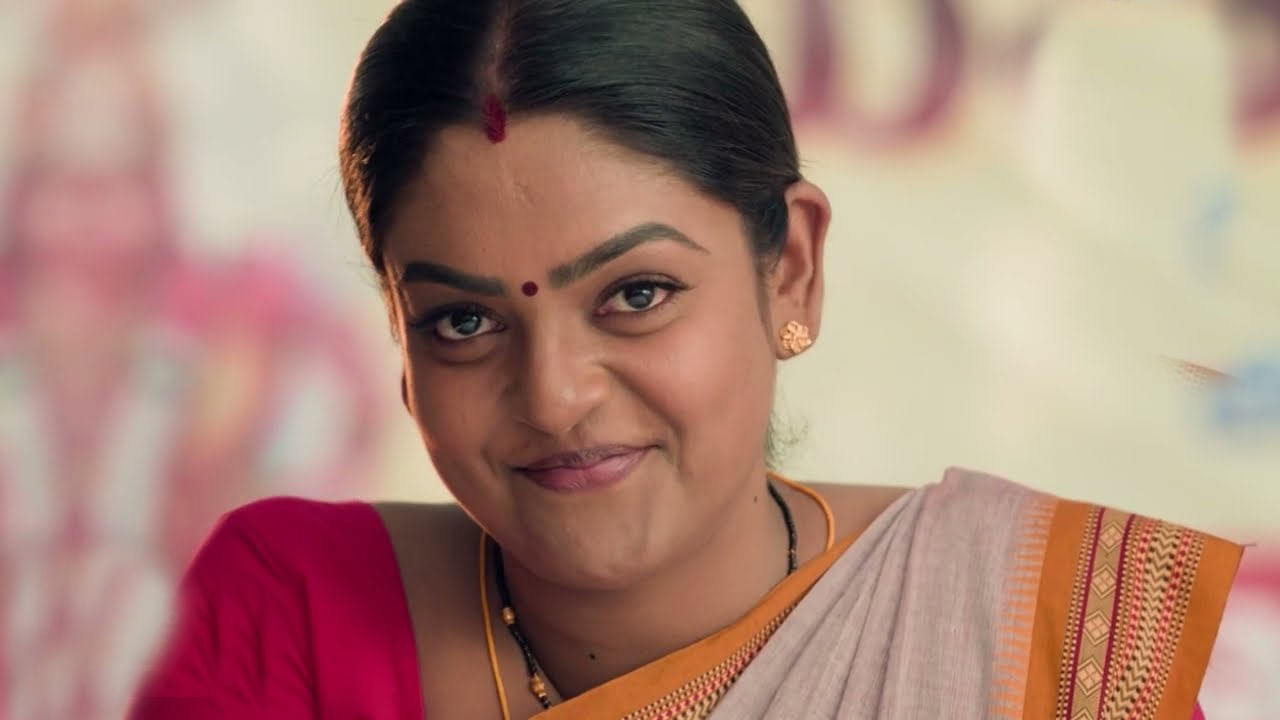 రెమ్యునరేషన్ విషయంలో హీరోయిన్లకు ఏమాత్రం తగ్గడం లేదు. ఇక నివేదికల ప్రకారం ప్రేమి విశ్వనాథ్ ఆస్తులు దాదాపు రూ.50 కోట్ల వరకు ఉంటాయని టాక్. అలాగే ఆమె వద్ద రెండు లగ్జరీ కార్లు, విలాసవంతమైన భవనం ఉన్నాయని సోషల్ మీడియాలో టాక్ నడుస్తుంది.