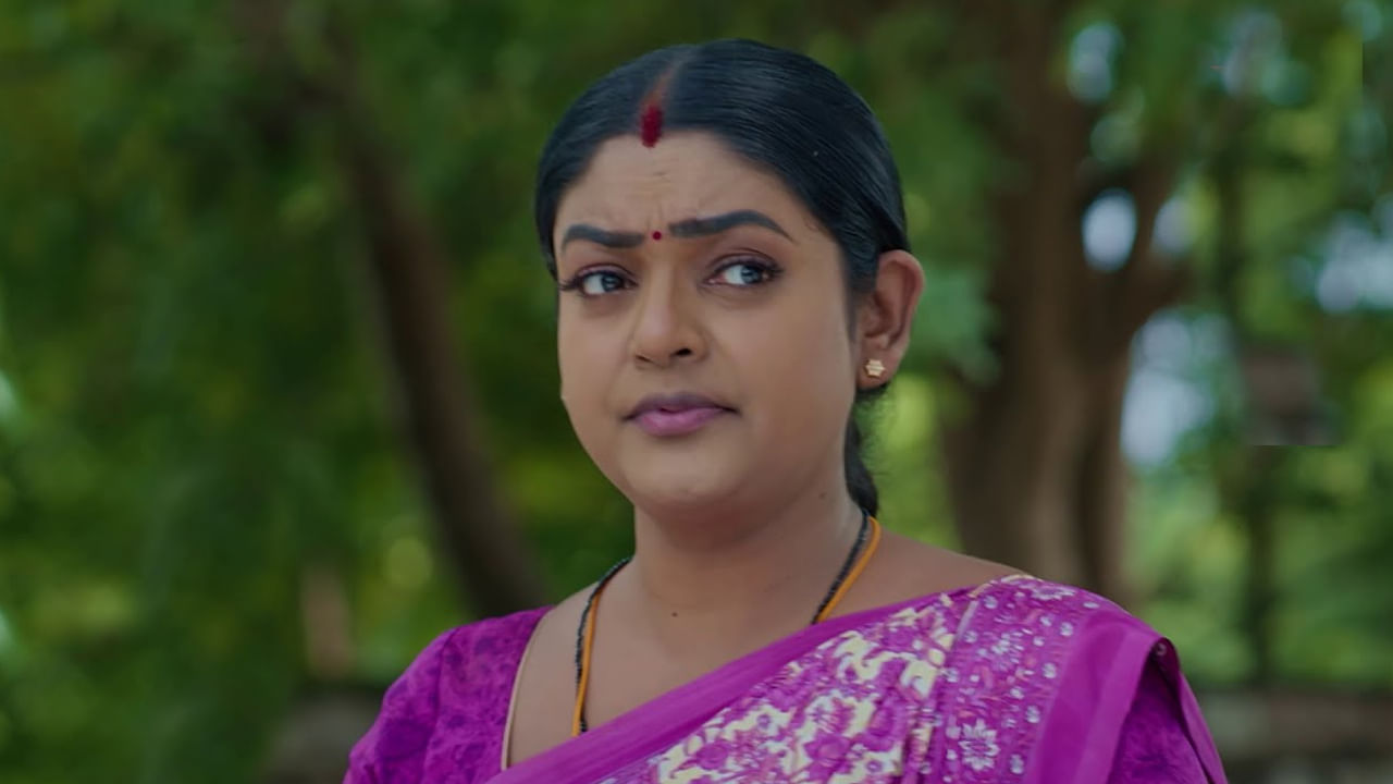 మోడలింగ్ రంగంలో గుర్తింపు తెచ్చుకున్న ప్రేమి విశ్వనాథ్ 2013లో కరతముత్తు అనే సీరియల్ ద్వారా సినీరంగంలోకి అడుగుపెట్టింది. ఆ తర్వాత తమిళంలో అనేక సీరియల్స్ చేసింది. ప్రేమి విశ్వనాథ్ భర్త పేరు వినీత్ భట్. వీరికి మనుజీత్ అనే బాబు ఉన్నాడు.