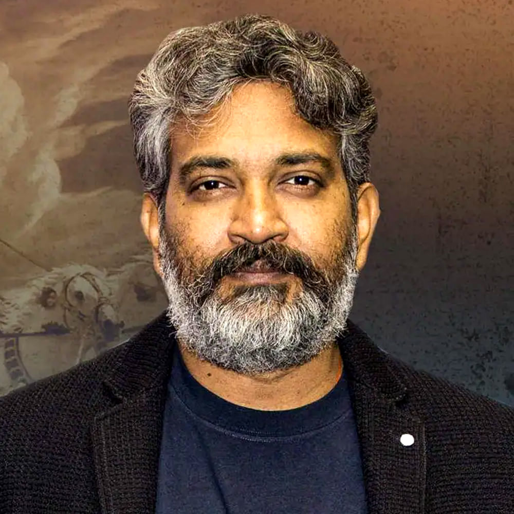 ఆయన సినిమాలో నటించాలని స్టార్ హీరోలు, హీరోయిన్స్ కూడా క్యూలో నిలబడతారు. కానీ ఓ హీరోయిన్ మాత్రం రెమ్యునరేషన్ కారణంగా రాజమౌళి సినిమాకు నో చెప్పిందట. రాజమౌళి సినిమాలో అవకాశం రావడమే గొప్ప అంటే రెమ్యునరేషన్ కారణంగా ఓ స్టార్ హీరోయిన్ ఆయన సినిమాకు నో చెప్పిందట.